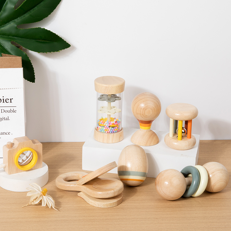 Jouets en bois Montessori 7 pi - Baby Rattle Toy Set avis et prix